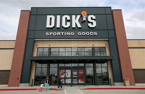 Shopping In-Store. . Dickies sport store